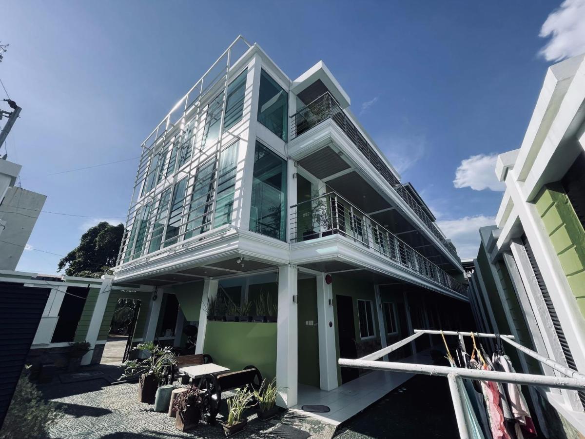 Delta Star Manor Hotell Naga  Exteriör bild